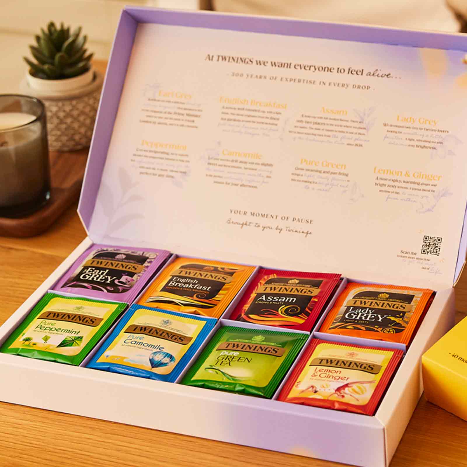 Congratulations Favourites Collection Gift Box - 40 Envelopes - Image 3