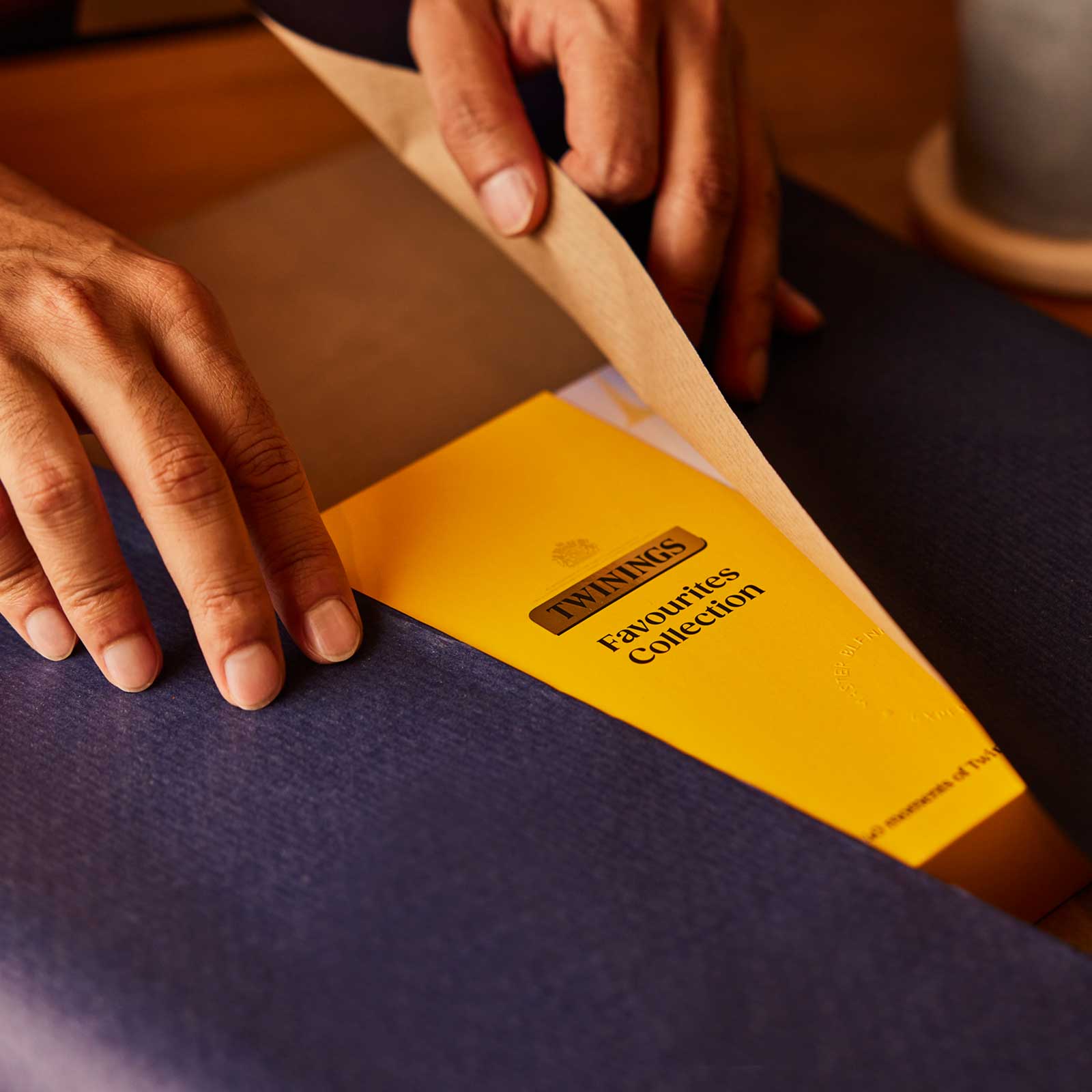 Congratulations Favourites Collection Gift Box - 40 Envelopes - Image 6